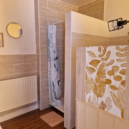 15 Minutes De La Rochelle Homestay