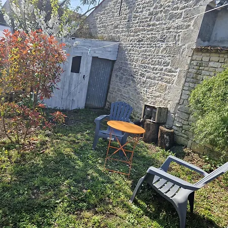 15 Minutes De La Rochelle Homestay