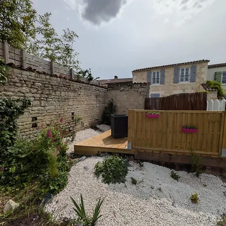 15 Minutes De La Rochelle Homestay